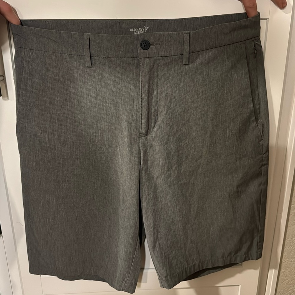 light gray men’s athletic shorts